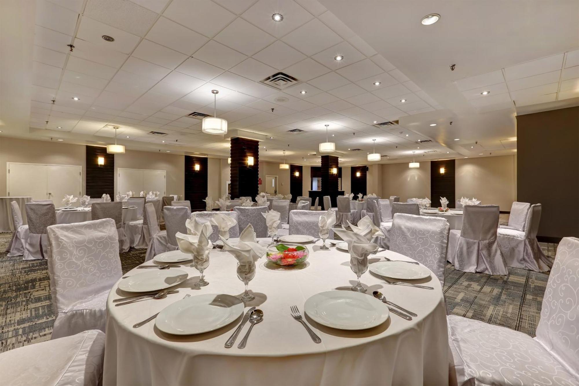 Four Points By Sheraton Toronto מיסיסאוגה מראה חיצוני תמונה